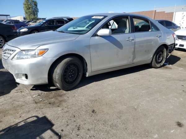 TOYOTA CAMRY SILVER - 4T1BF3EK6BU775316