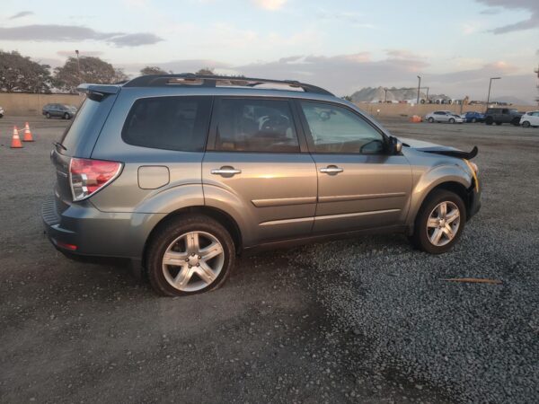 SUBARU FORESTER GRAY - JF2SH6DCXAH769148