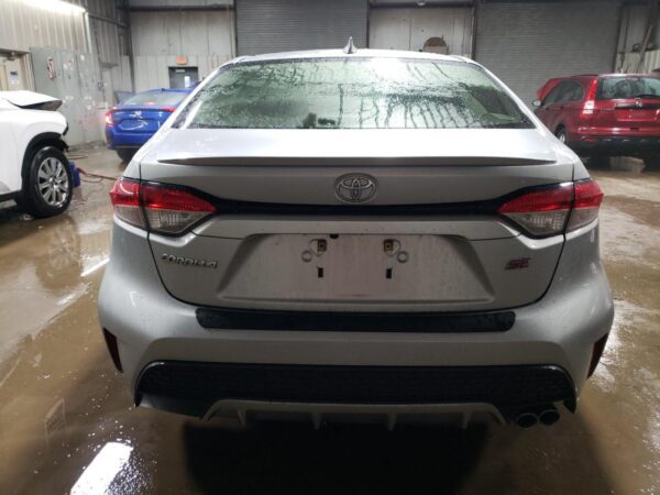 TOYOTA COROLLA SILVER - JTDS4RCE5LJ051419