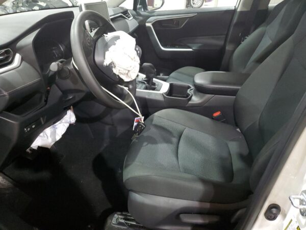 TOYOTA RAV4 WHITE - 2T3G1RFV3RC472920