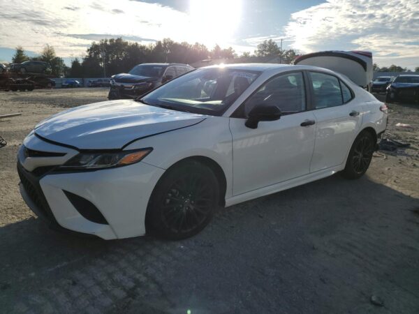 TOYOTA CAMRY WHITE - 4T1G11AKXLU343408