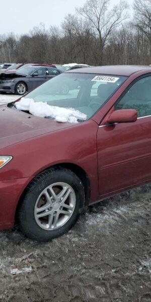 TOYOTA CAMRY MAROON - 4T1BE32K43U138739