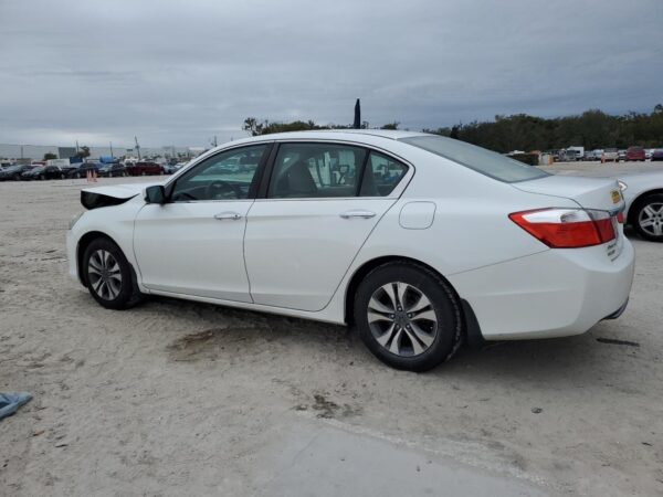 HONDA ACCORD WHITE - 1HGCR2F37EA136161
