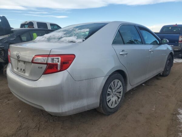 TOYOTA CAMRY SILVER - 4T4BF1FK7CR178220