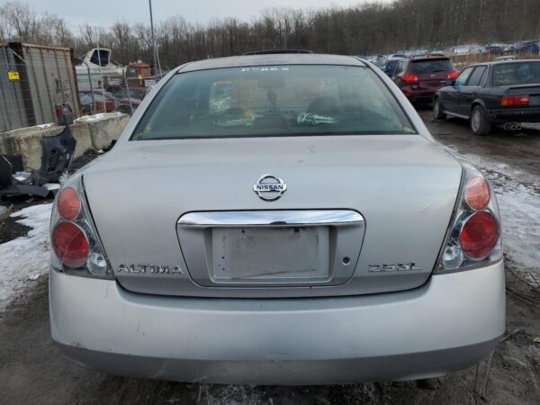 NISSAN ALTIMA SILVER - 1N4AL11D05N430243