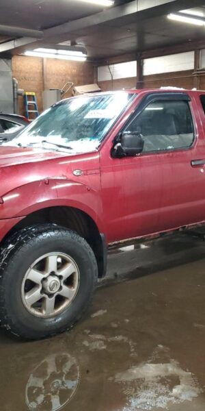 NISSAN FRONTIER MAROON - 1N6MD26Y14C409379