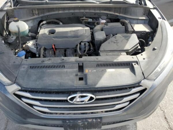 Hyundai Tucson 2018 - KM8J3CAL8JU805238