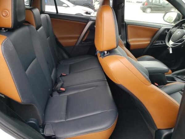 Toyota RAV4 2018 - JTMNFREV0JJ724621
