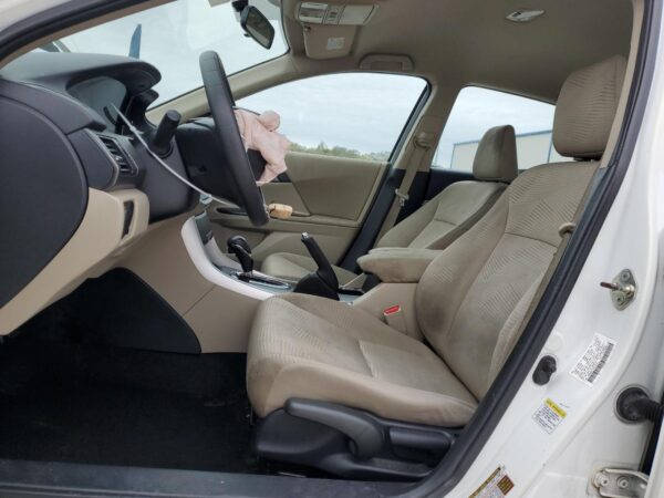 HONDA ACCORD WHITE - 1HGCR2F37EA136161