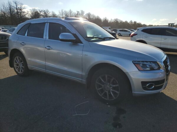 AUDI Q5 SILVER - WA1LFAFP0BA043430