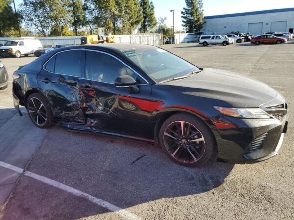 TOYOTA CAMRY BLACK - 4T1B61HK7JU133704