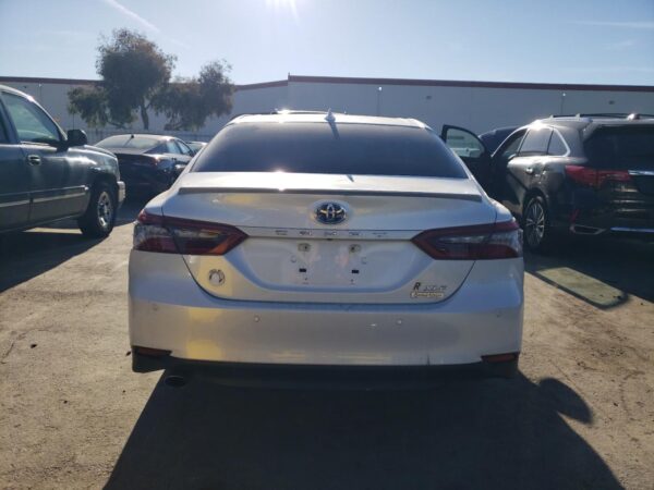 TOYOTA CAMRY WHITE - 4T1F31AK1PU608521