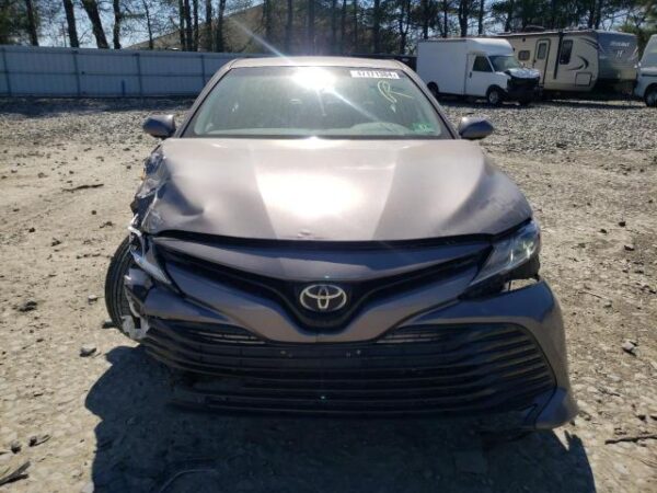 Toyota CAMRY 2018 - 4T1B11HK4JU598004