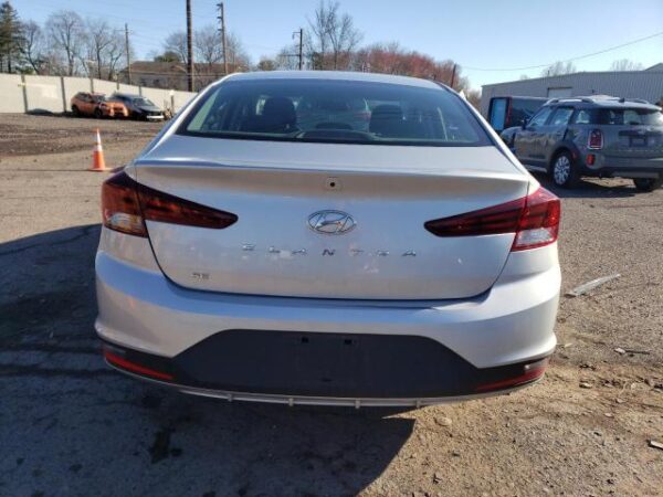 Hyundai Elantra 2019 - KMHD74LF8KU761077