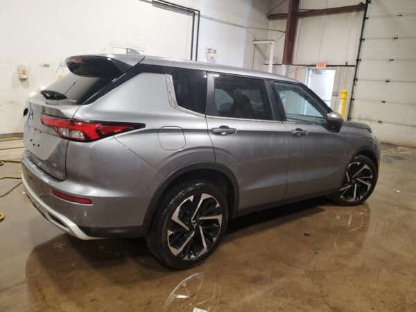 MITSUBISHI OUTLANDER SILVER - JA4J4VA83RZ028470
