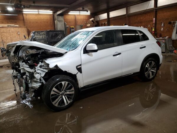 MITSUBISHI OUTLANDER SILVER - JA4ARUAU2NU018805