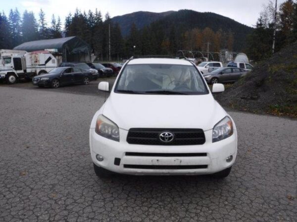 TOYOTA RAV4 WHITE - JTMBD32V765044631