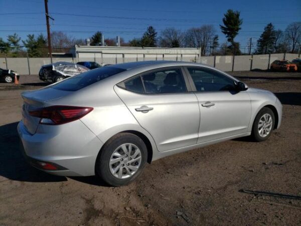 Hyundai Elantra 2019 - KMHD74LF8KU761077