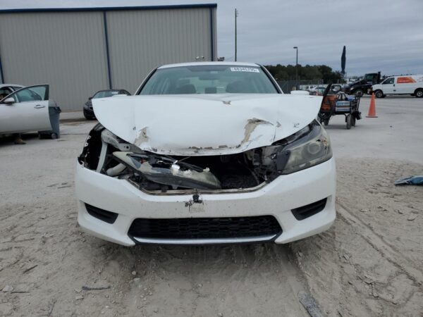 HONDA ACCORD WHITE - 1HGCR2F37EA136161