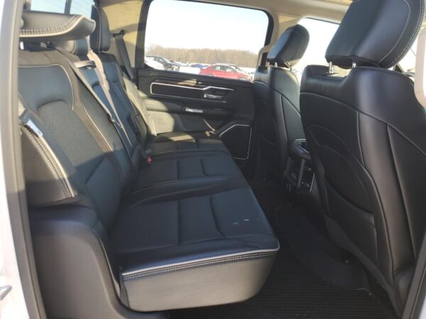 RAM 1500 WHITE - 1C6SRFJT0LN235989