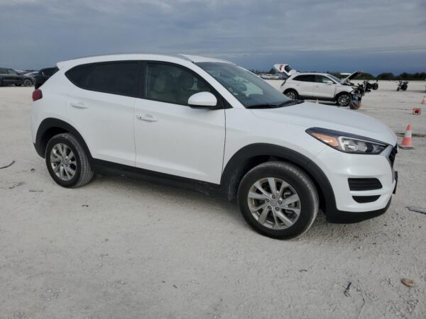 HYUNDAI TUCSON WHITE - KM8J33A46MU381135