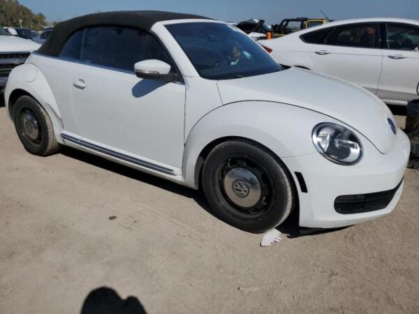 Volkswagen BEETLE 2015 - 3VW517AT5FM810179