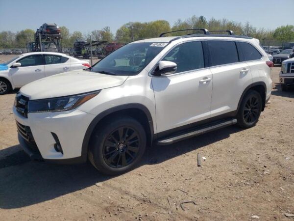 Toyota Highlander 2019 White — 5TDJZRFH0KS614932