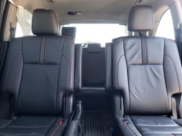 Toyota Highlander 2019 White — 5TDJZRFH0KS614932