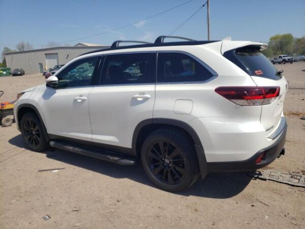 Toyota Highlander 2019 White — 5TDJZRFH0KS614932