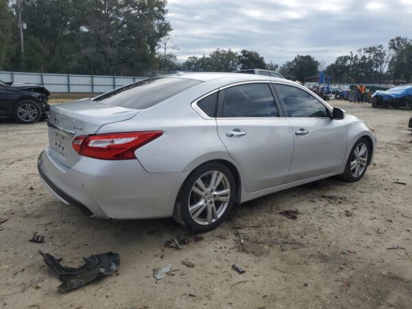 NISSAN ALTIMA SILVER - 1N4BL3AP9HC135006