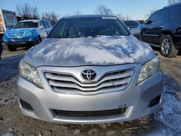TOYOTA CAMRY SILVER - 4T1BF3EK4BU179878