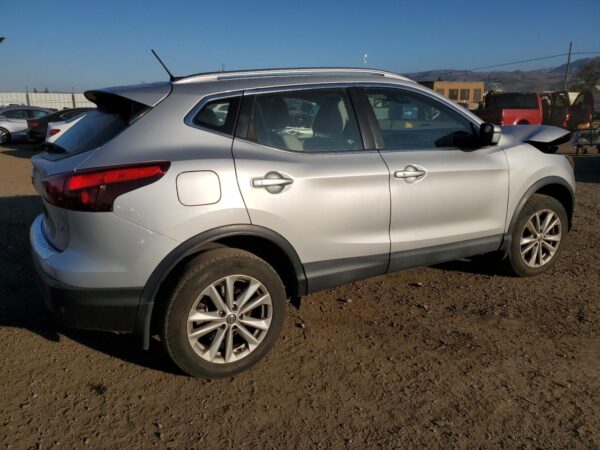 NISSAN ROGUE SILVER - JN1BJ1CP3KW219266