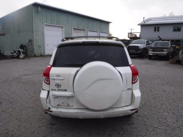 TOYOTA RAV4 WHITE - JTMBD32V765044631