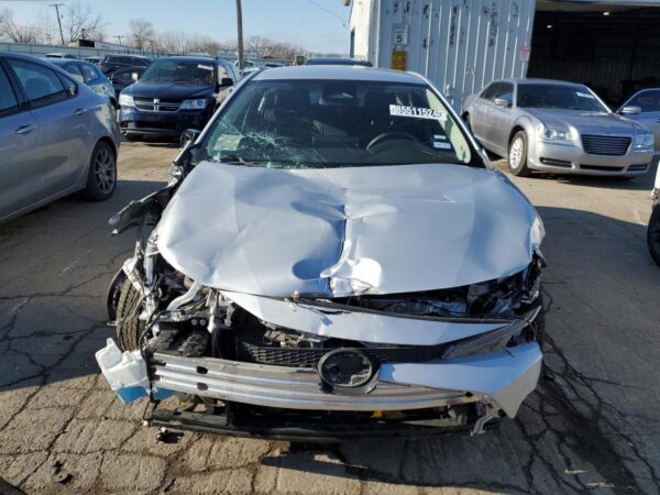 TOYOTA COROLLA SILVER - JTDB4MEE3PJ001107