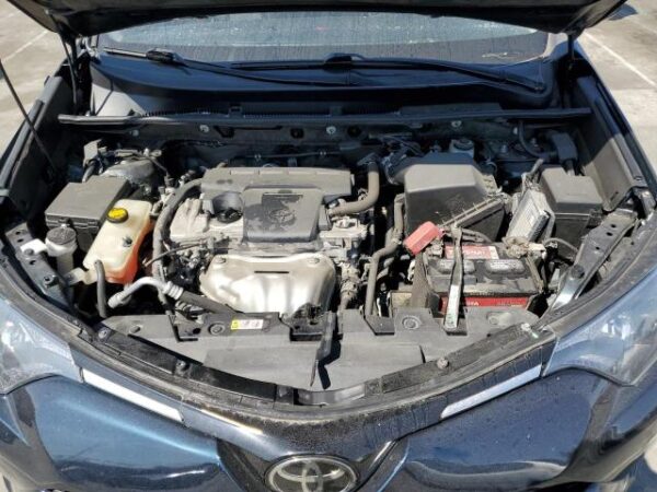 Toyota RAV4 2018 - JTMWFREV0JJ171148