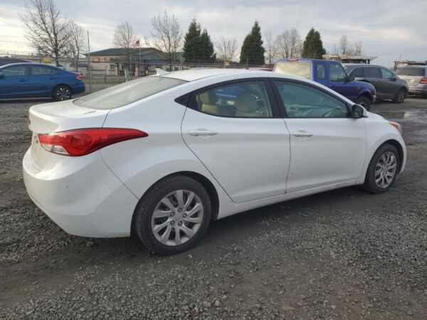 HYUNDAI ELANTRA WHITE - 5NPDH4AE2BH044597