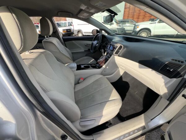 TOYOTA VENZA SILVER - 4T3BA3BB0CU029861