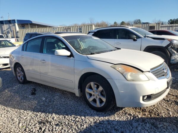 NISSAN ALTIMA WHITE - 1N4AL21E28N444471