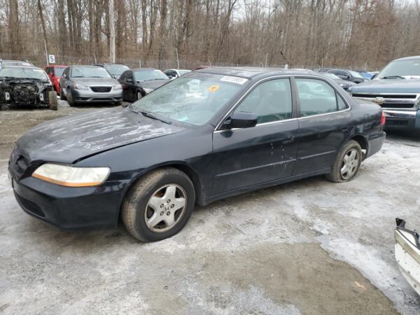 HONDA ACCORD BLACK - 1HGCG1655YA088617