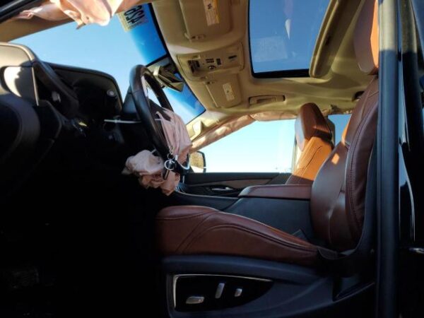 Cadillac Escalade 2018 - 1GYS4BKJ8JR383398