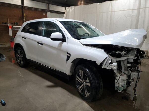 MITSUBISHI OUTLANDER SILVER - JA4ARUAU2NU018805