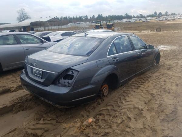 Mercedes-Benz S 550 2010 Gray 5.5L 8 — WDDNG7BB8AA344508