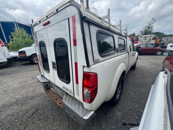 NISSAN FRONTIER WHITE - 1N6BD0CT8GN728873