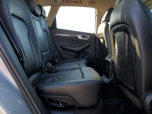 AUDI Q5 SILVER - WA1LFAFP0BA043430