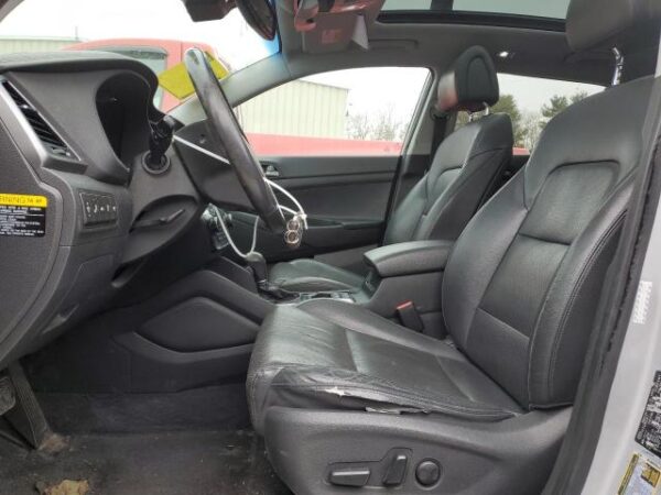 Hyundai Tucson 2017 - KM8J3CA24HU452207