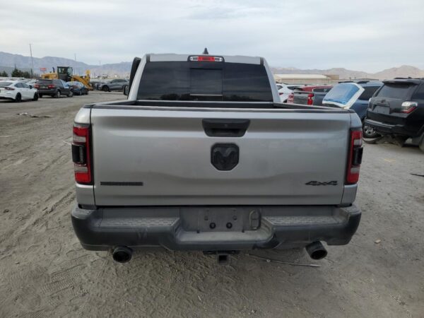 RAM 1500 SILVER - 1C6SRFFT7MN596923