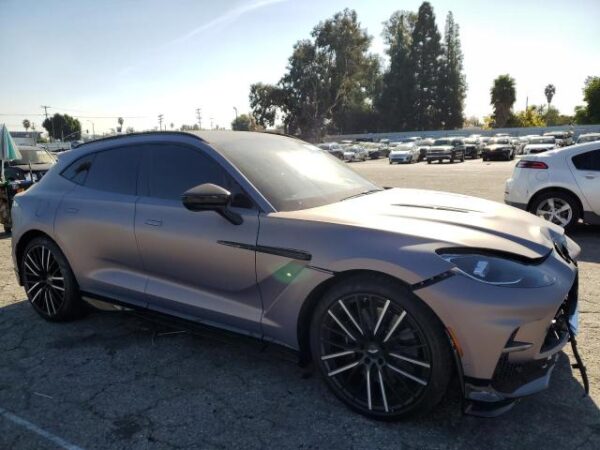 Aston martin DBX 2023 - SD7VUJBW1PTV08231