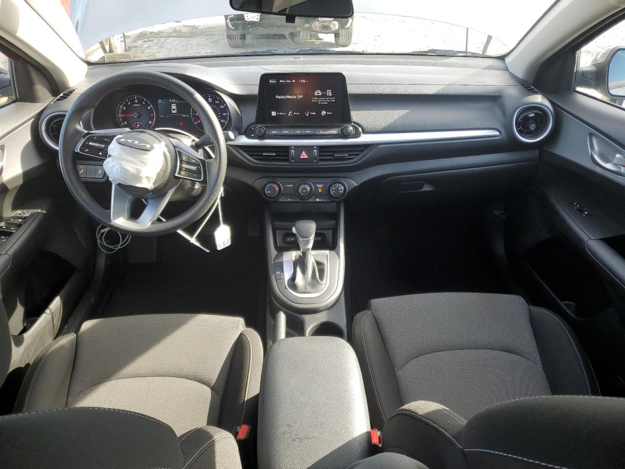 2023 Kia Forte - Image 8