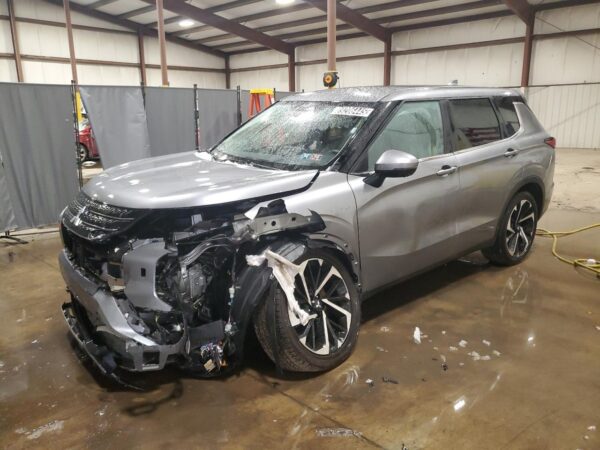 MITSUBISHI OUTLANDER SILVER - JA4J4VA83RZ028470