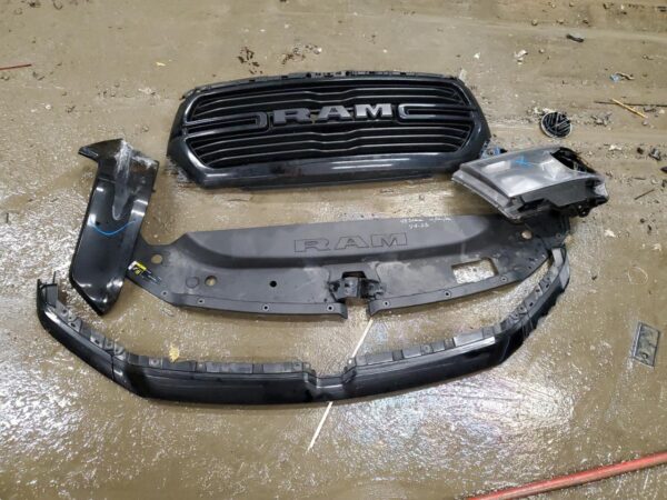 RAM 1500 BLACK - 1C6RRFFG7MN623488